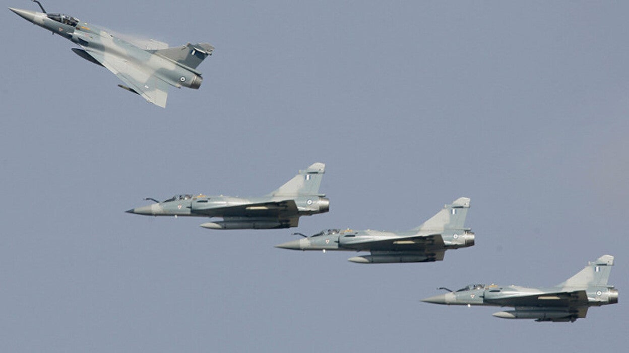 Un caza de las Fuerzas Aéreas griegas cae al mar Egeo