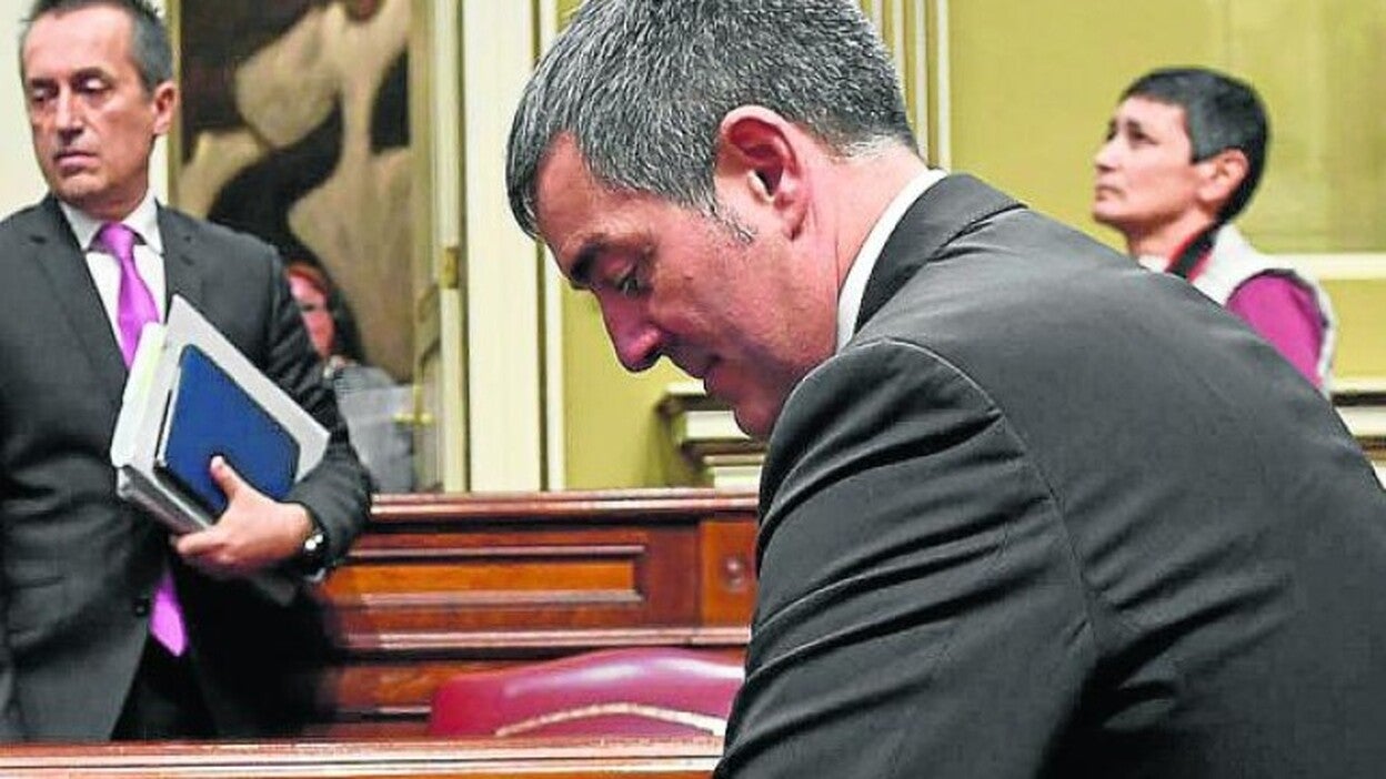 Los canarios suspenden al Gobierno