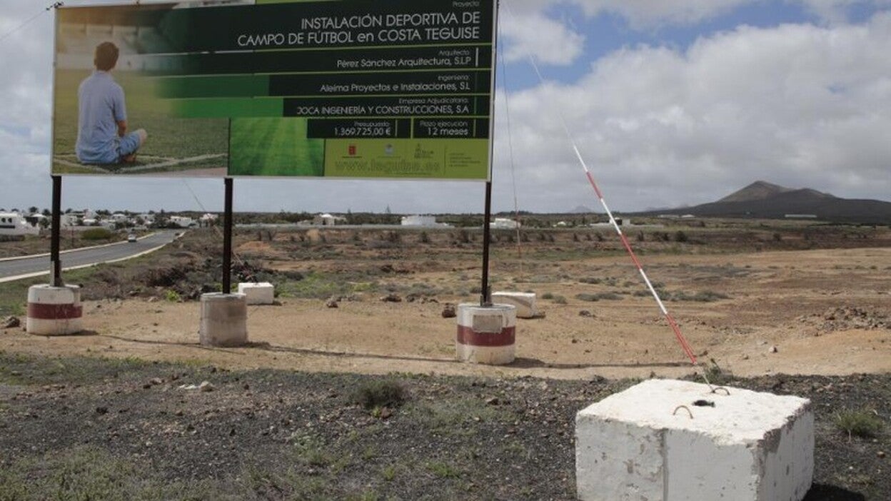 El campo de fútbol de Costa Teguise sufre un nuevo revés