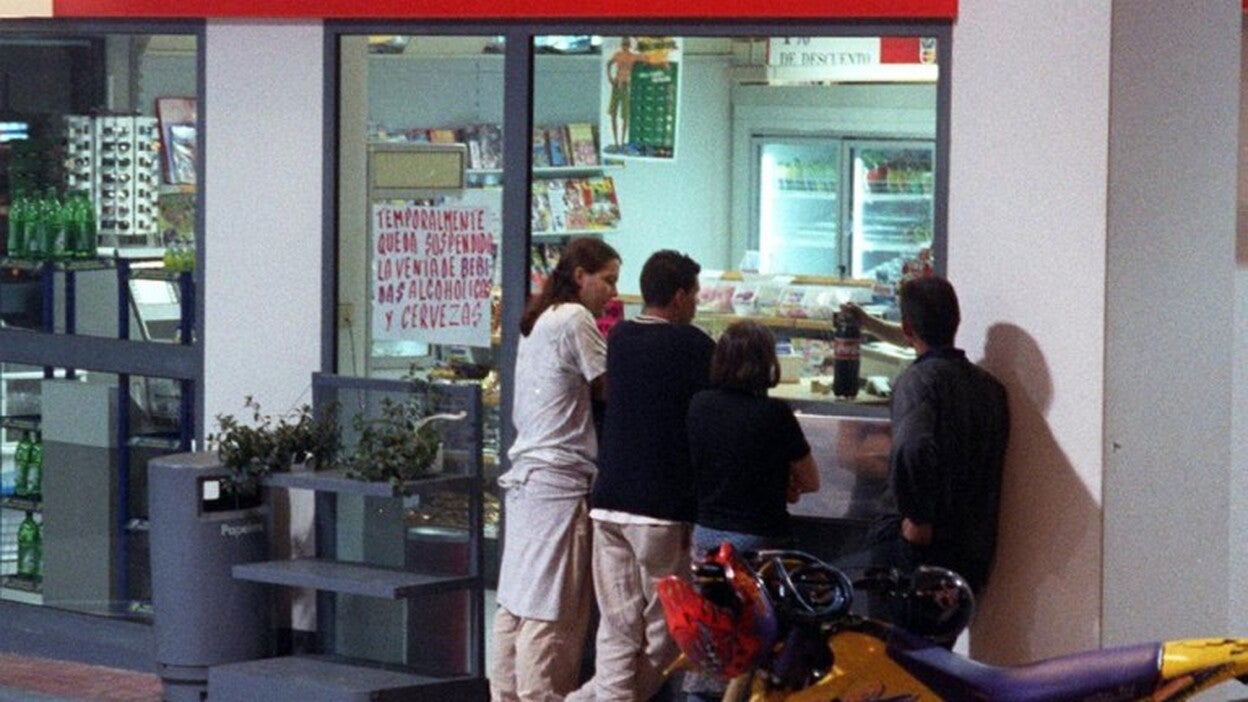 Repunta el «atracón» de bebidas entre los jóvenes en Canarias