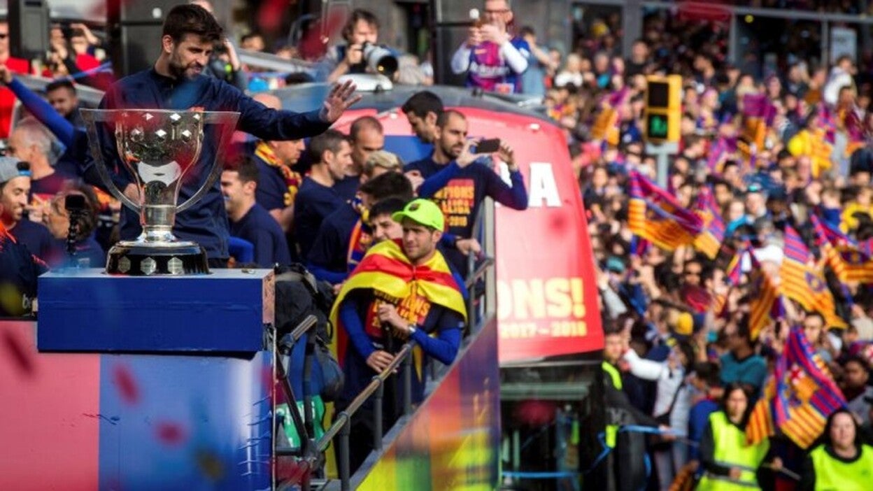 El Barcelona presume de doblete con la afición