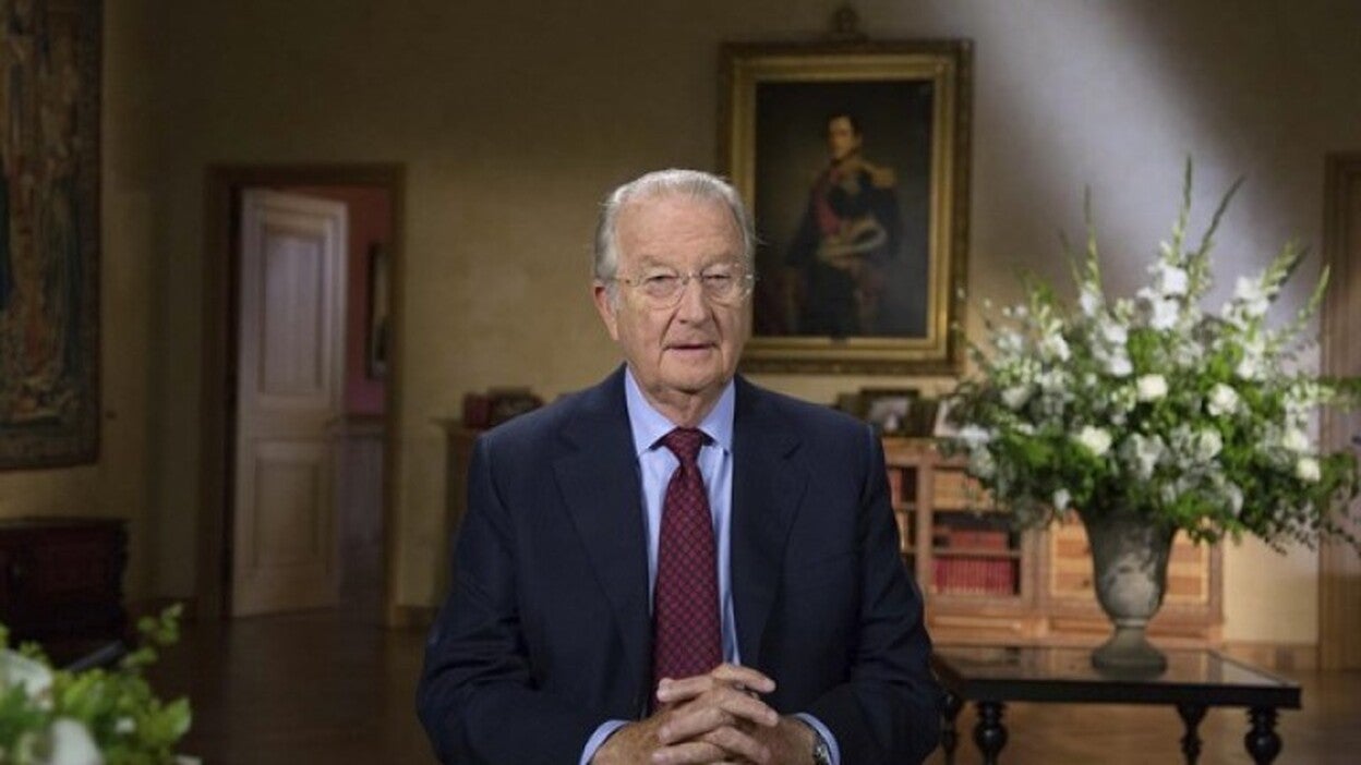 El rey emérito belga regresa a palacio tras su operación