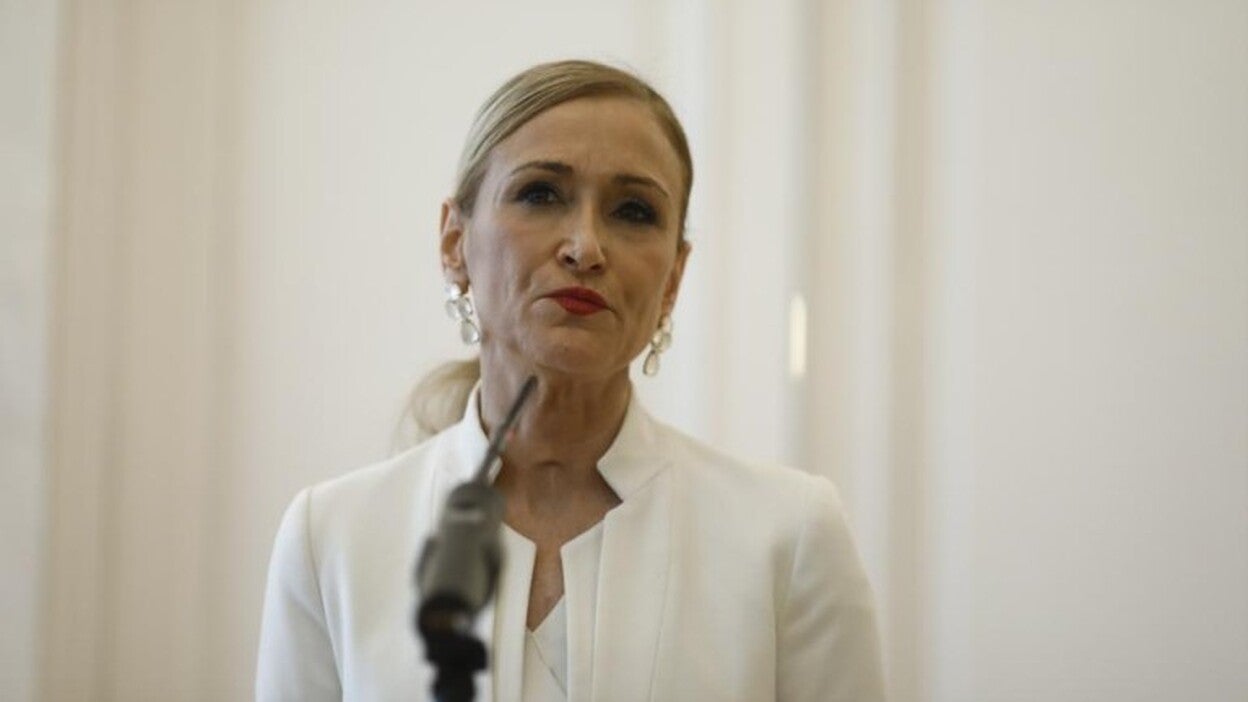 Cifuentes renuncia a su acta de diputada