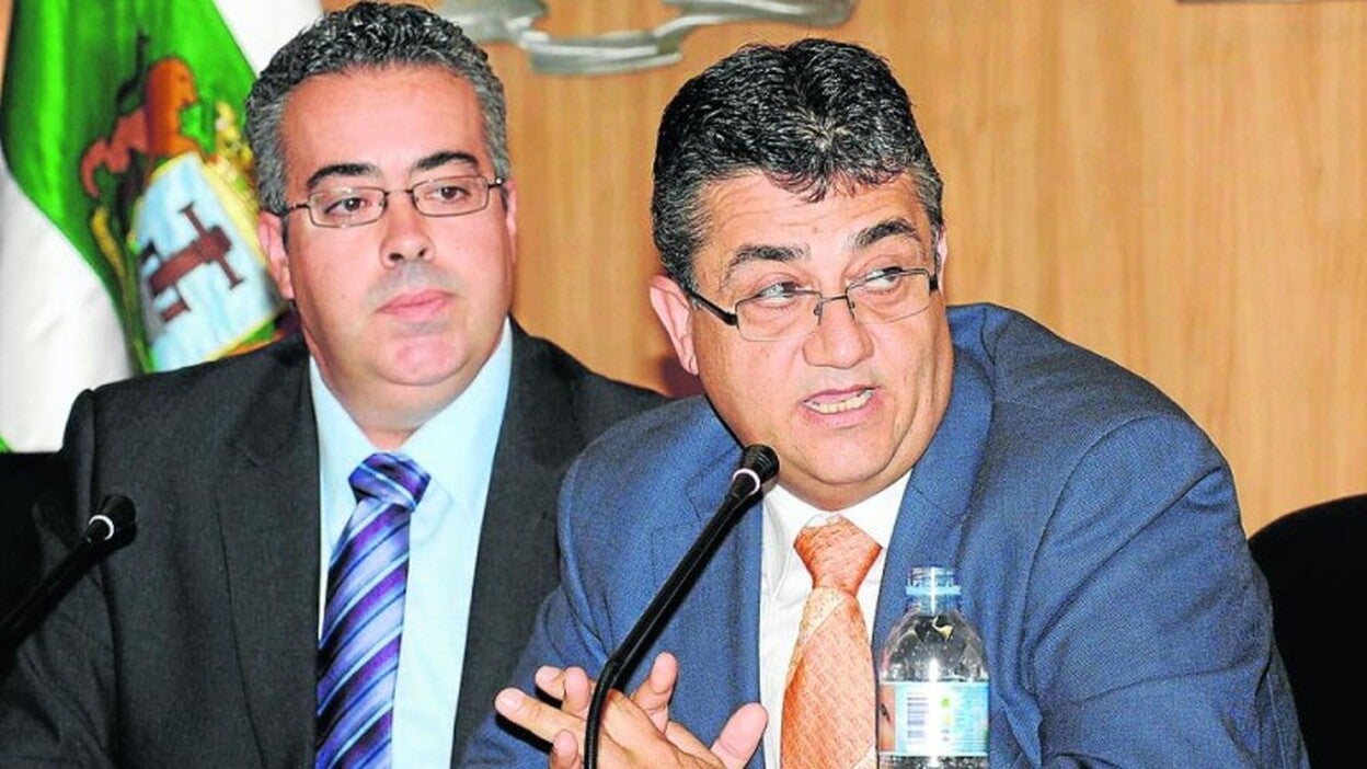 El número 2 de Ingenio dimite por dudas sobre su titulación