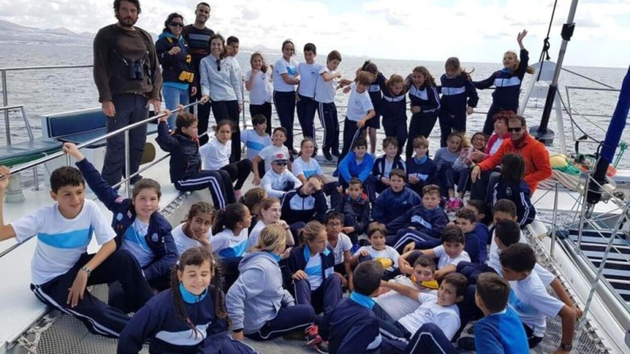 Alumnos de San Bartolomé conocen flora y fauna costera