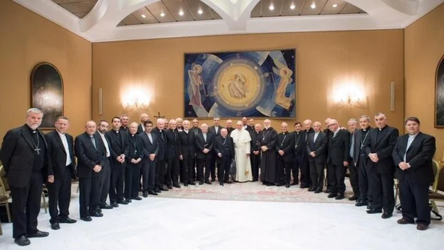 Todos los obispos chilenos renuncian ante el papa Francisco