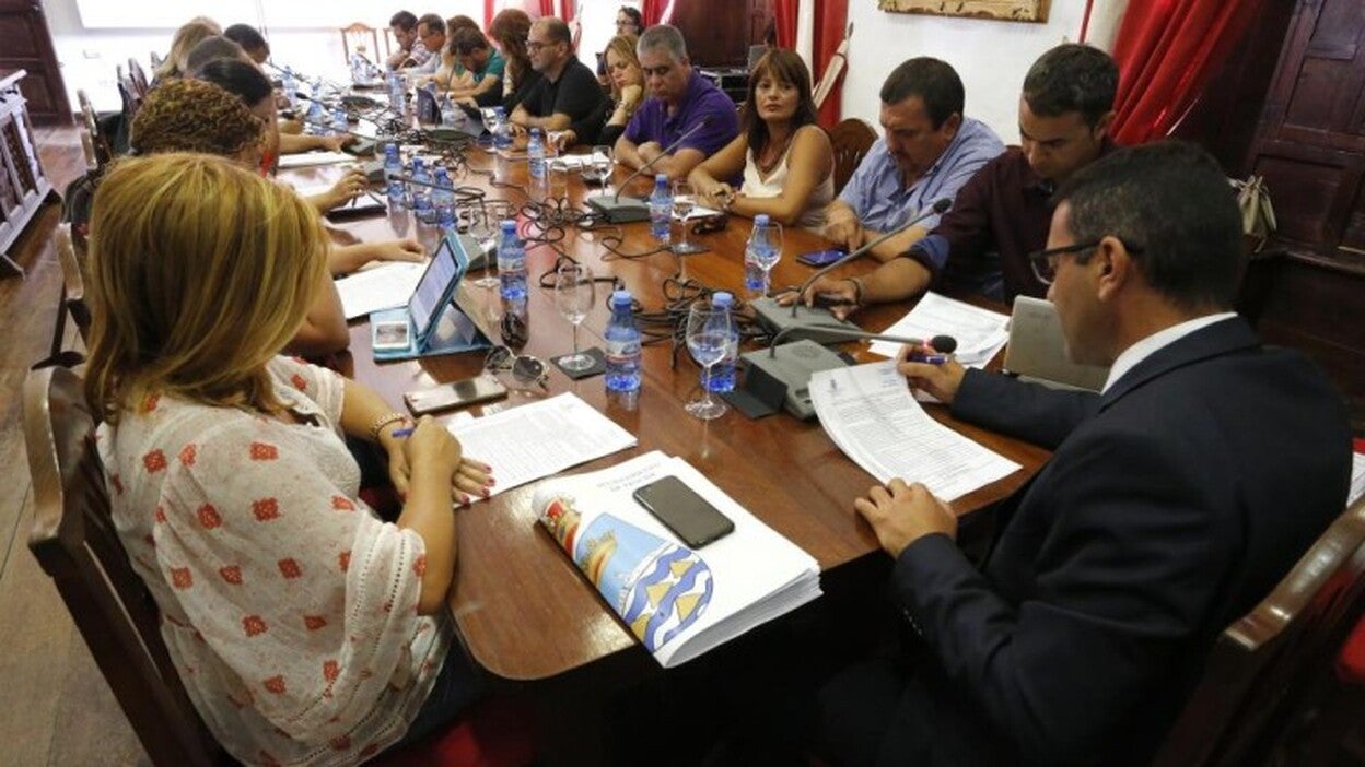 El PSOE denuncia «parálisis» en la gestión municipal de Teguise