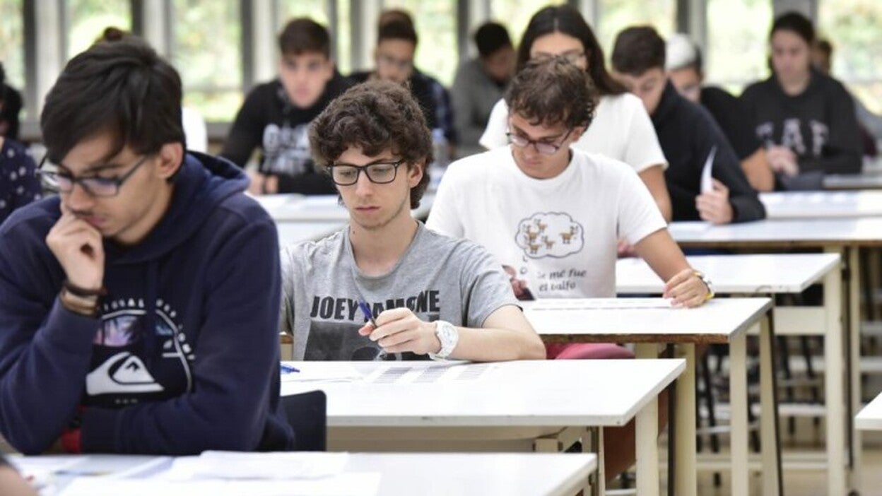 Los rectores aplauden la vuelta al 5 para optar a una beca universitaria