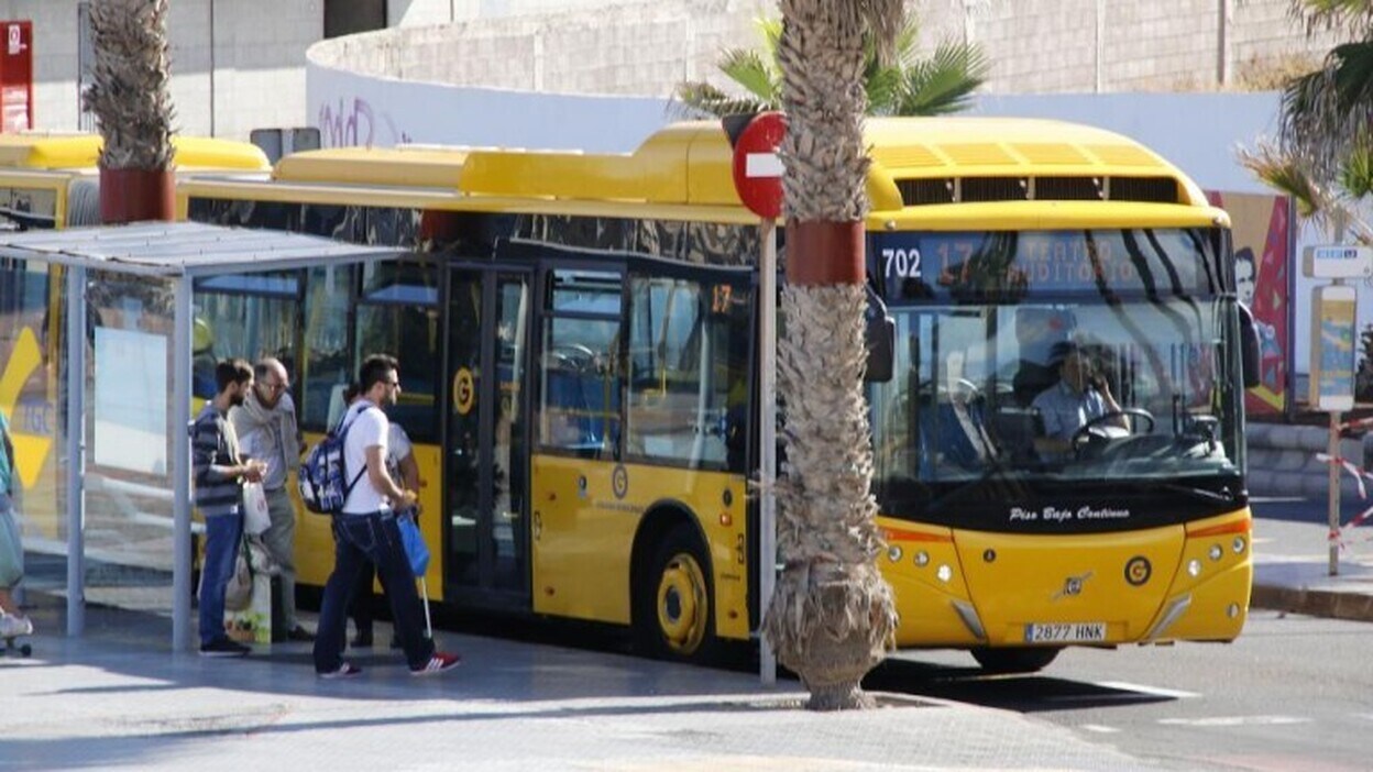 Varios heridos tras un frenazo de una guagua