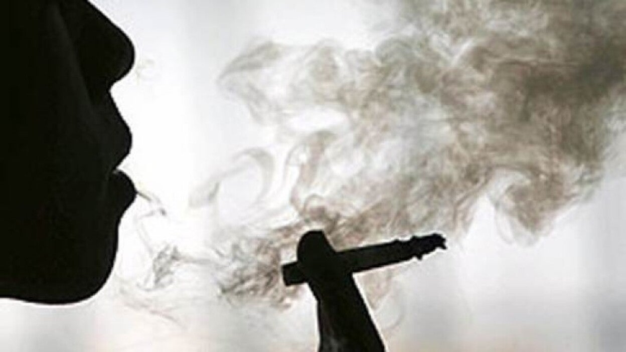 450 canarios mueren al año por cardiopatías causadas por fumar