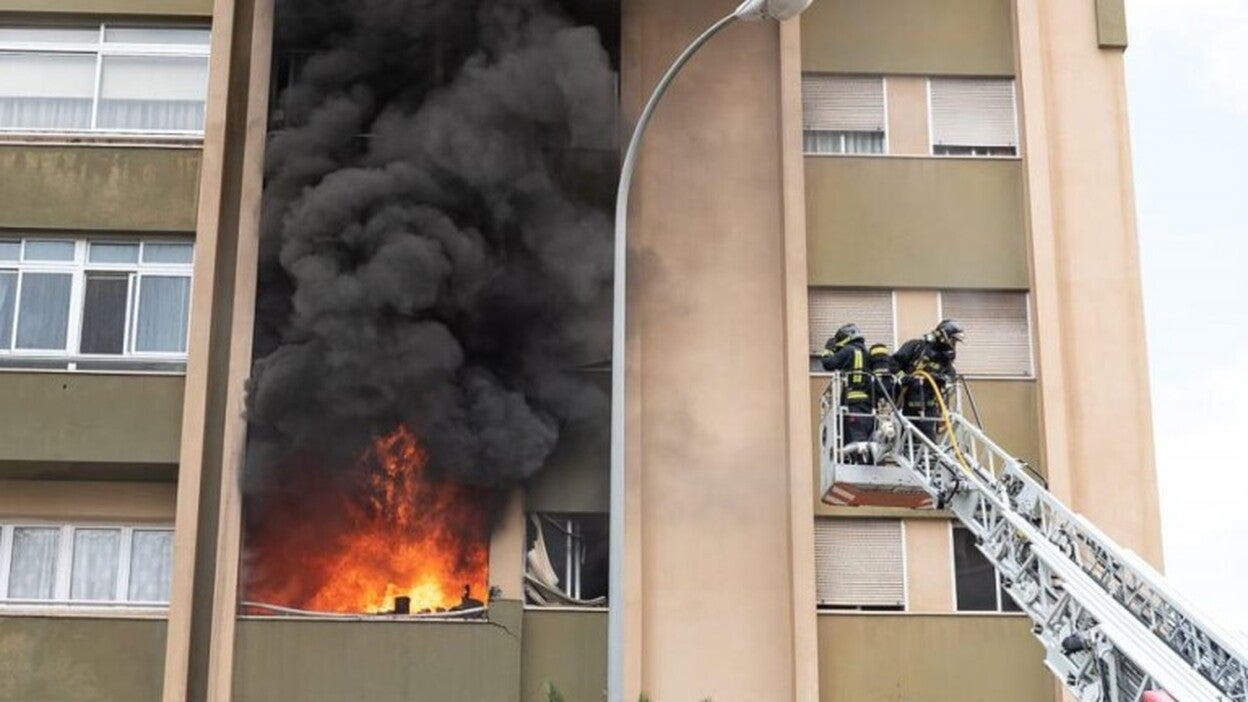 Fallece una mujer en un incendio en La Feria