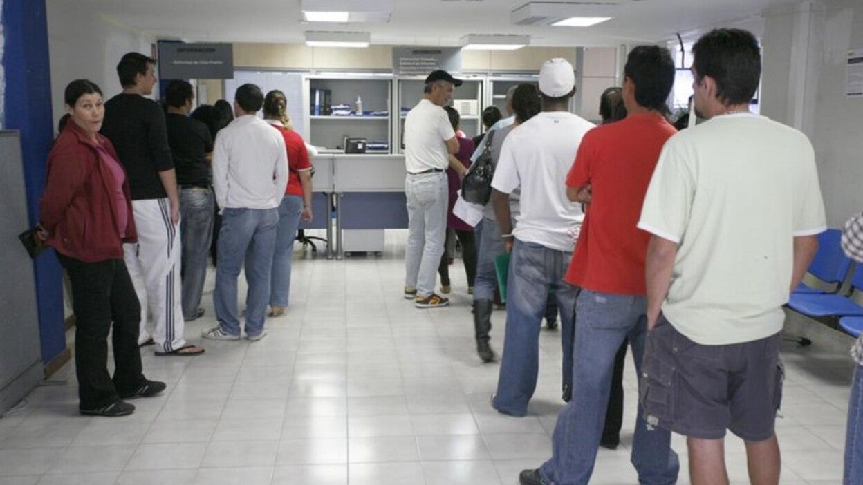 730 desempleados menos en Canarias