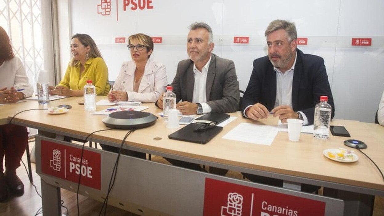 El sector ‘oficialista’ del PSOE de Tenerife le retira el apoyo a Torres