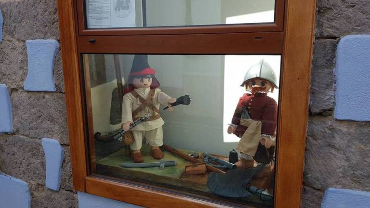 Santa Brígida recuerda la Batalla del Batán con figuras de Playmobil