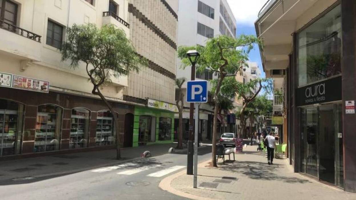 Arrecife aprueba por tercera vez abrir la avenida a todo el tráfico