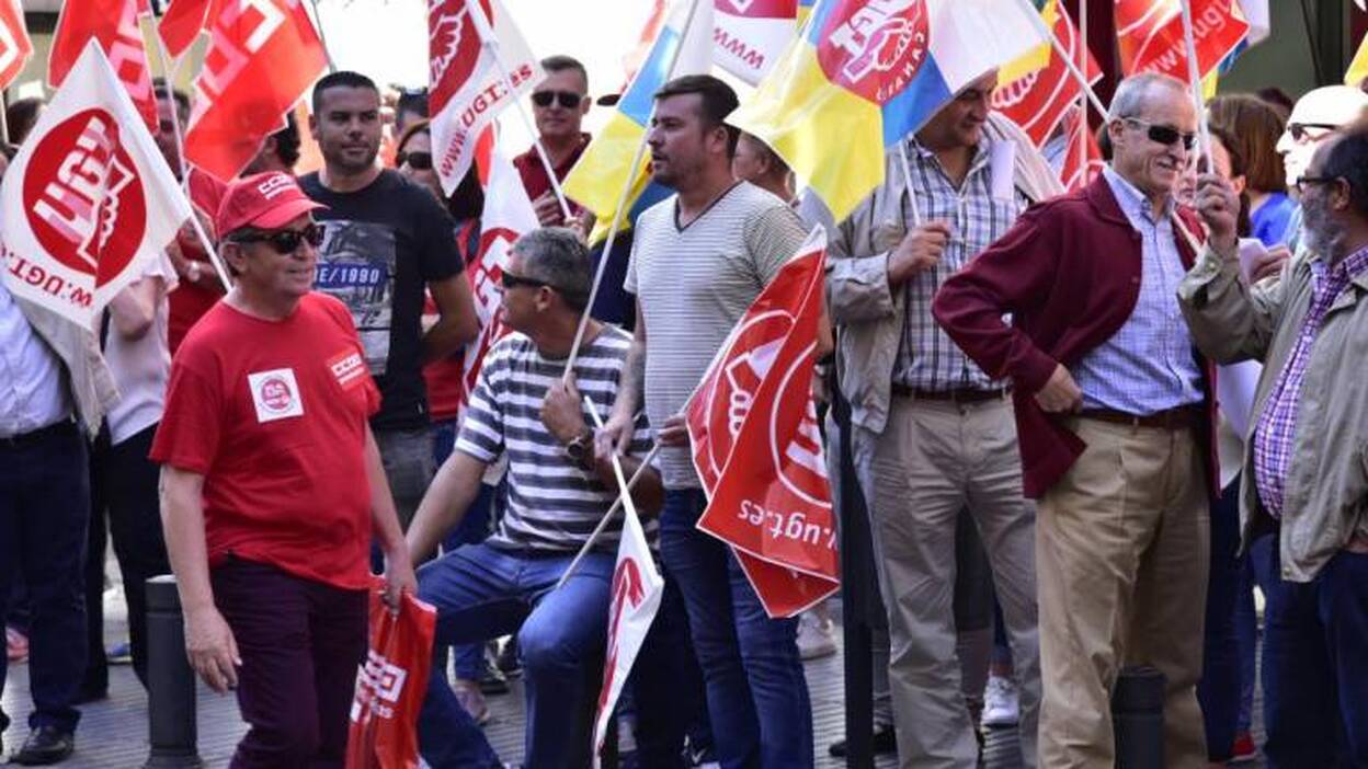 El sueldo de 350.000 canarios mejorará