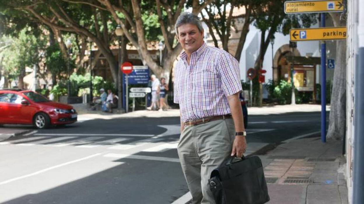 Rafael Perdomo: «Pérez ha tenido más que tiempo de legalizar hoteles»