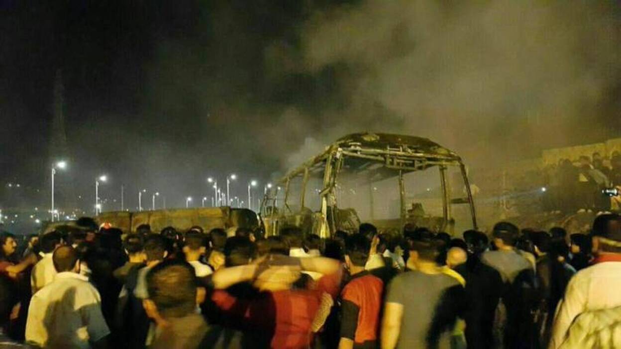 Al menos 11 muertos al colisionar una guagua y un camión cisterna en Irán