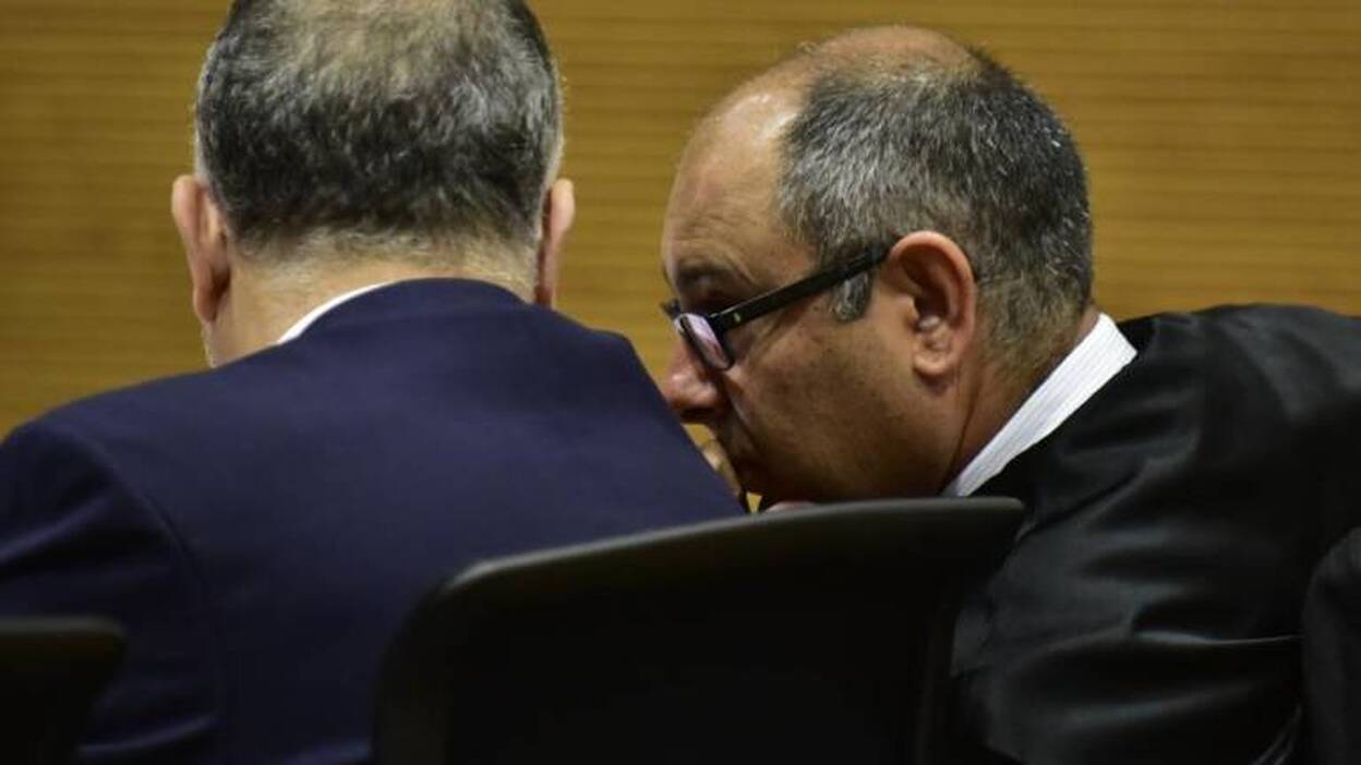 El fiscal pide rebajar las penas a todos los acusados del caso Eólico