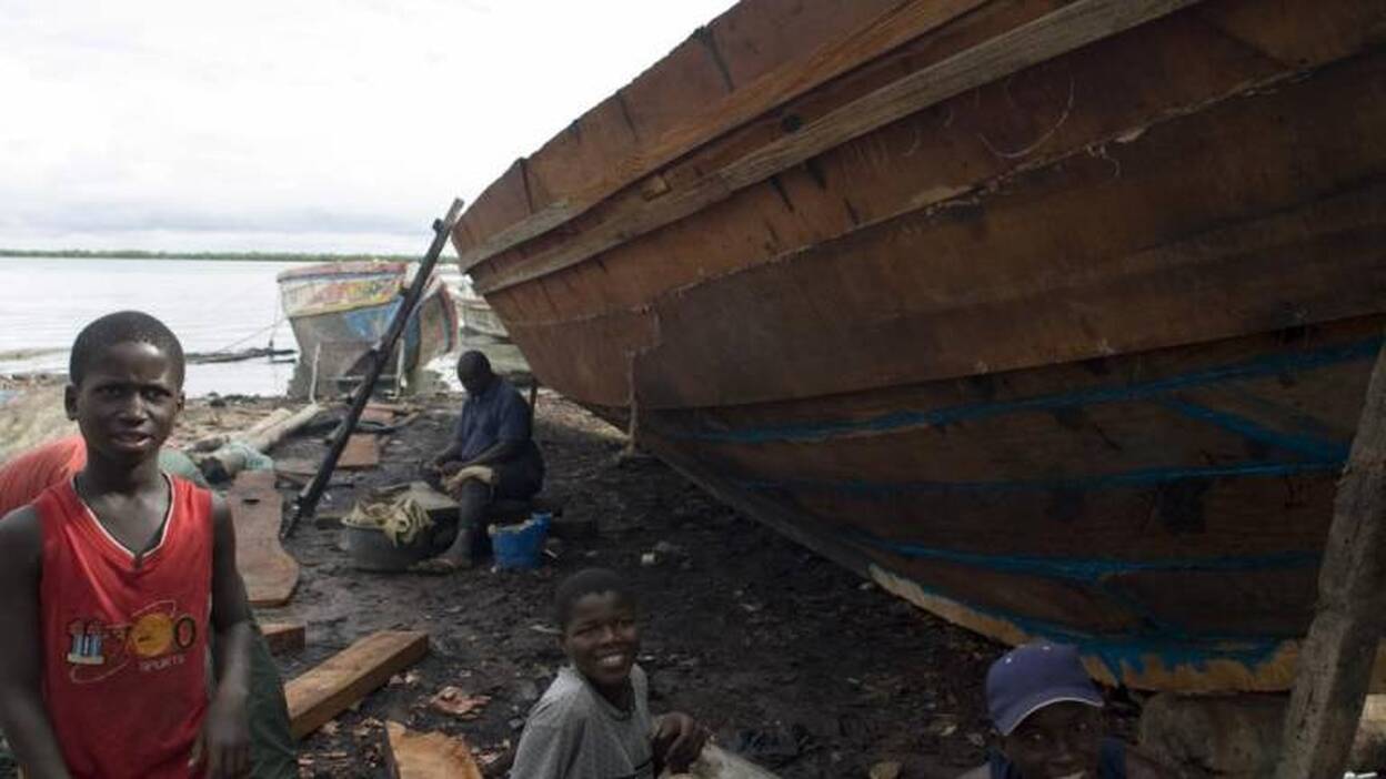 El CNI pagó a dueños de cayucos para frenar la llegada de inmigrantes a Canarias