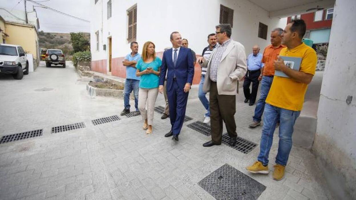 El Román cambia un «pedregal» por calles accesibles