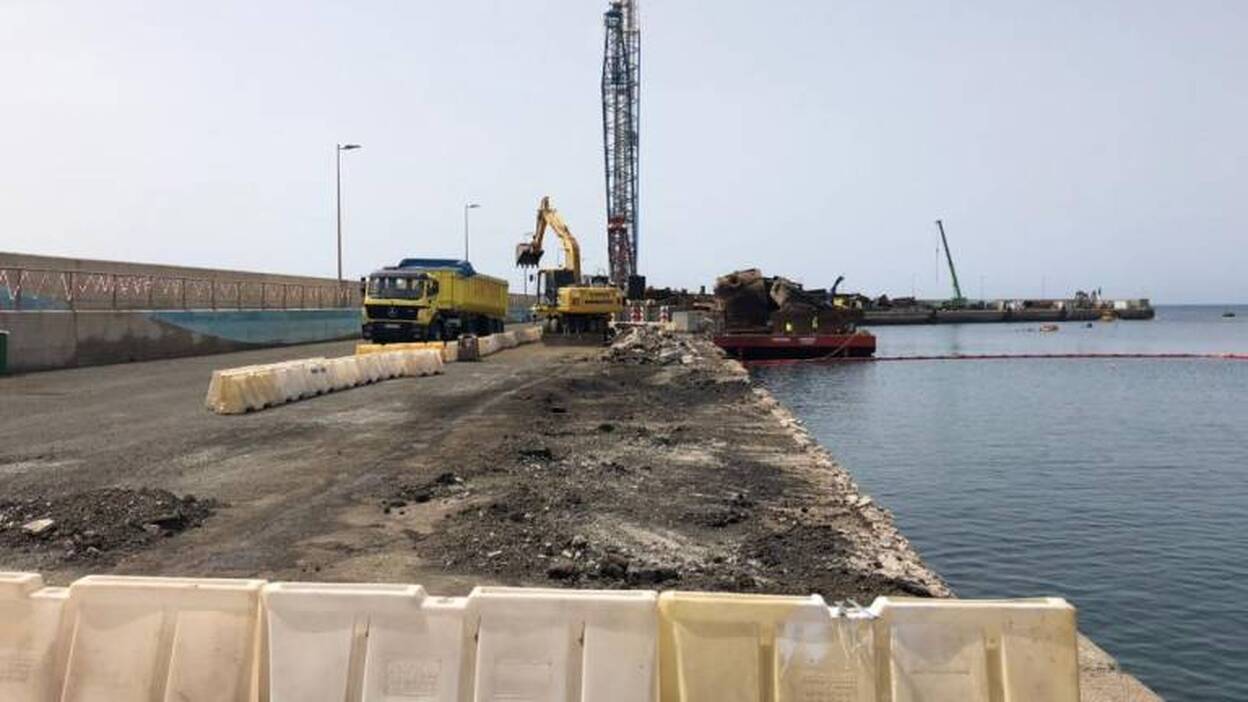 Puertos ya ha iniciado las obras para rehabilitar el muelle de Gran Tarajal