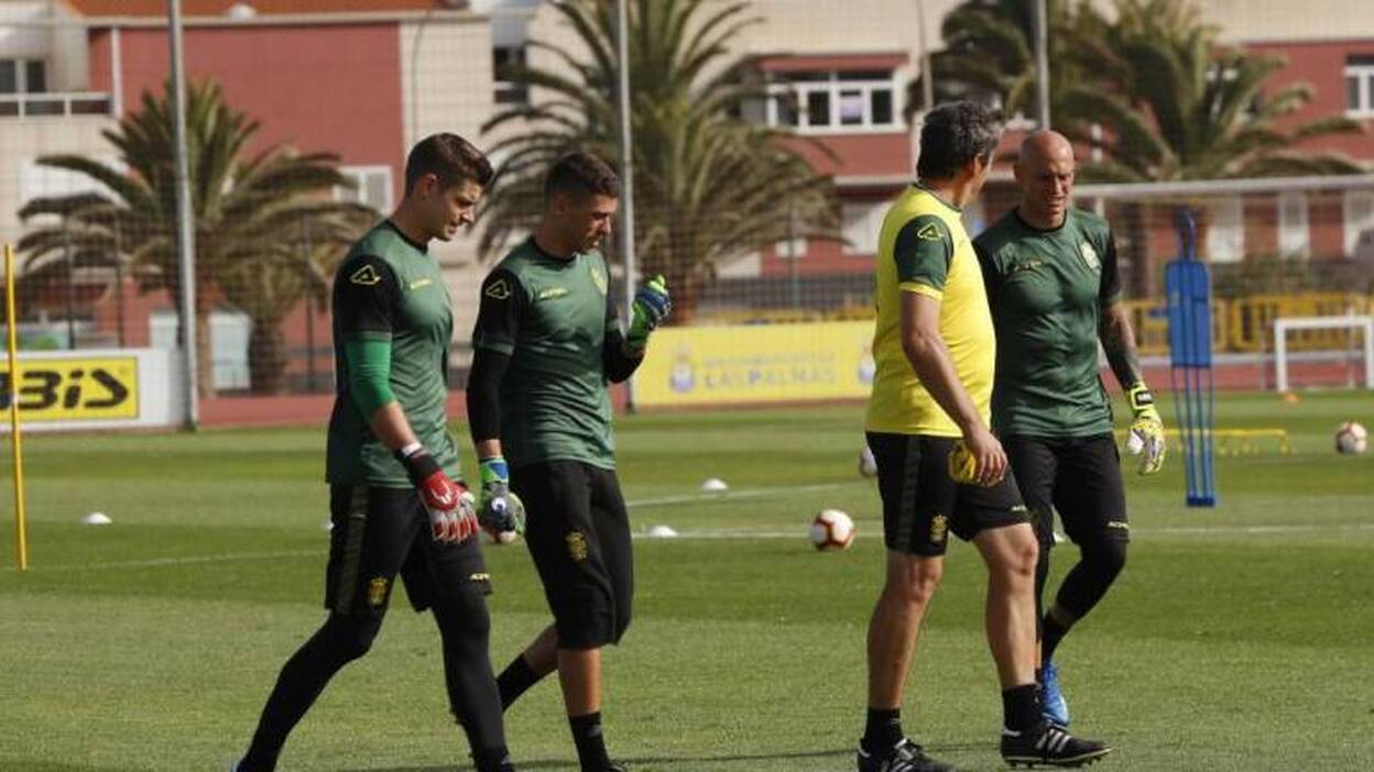 Lizoain y Simón, que rescindirán, no viajan a Inglaterra