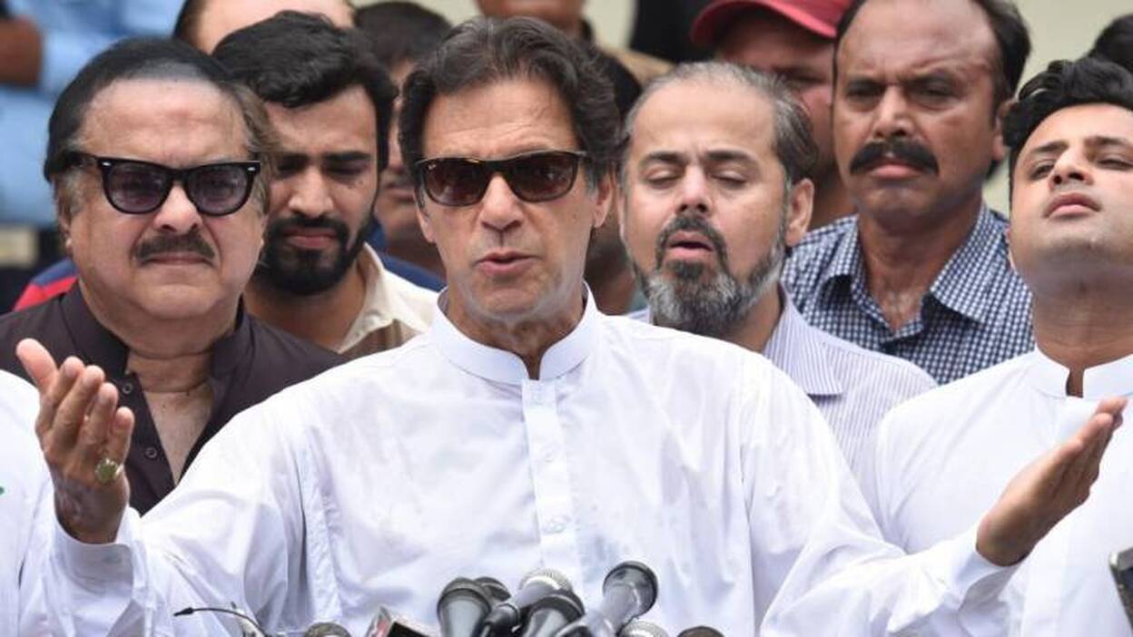 Imran Khan proclama su victoria con denuncias de fraude electoral en Pakistán