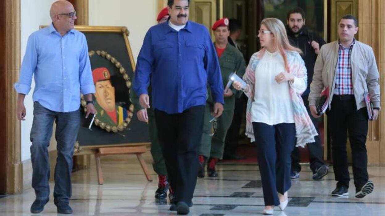 Maduro reducirá cinco ceros al bolívar