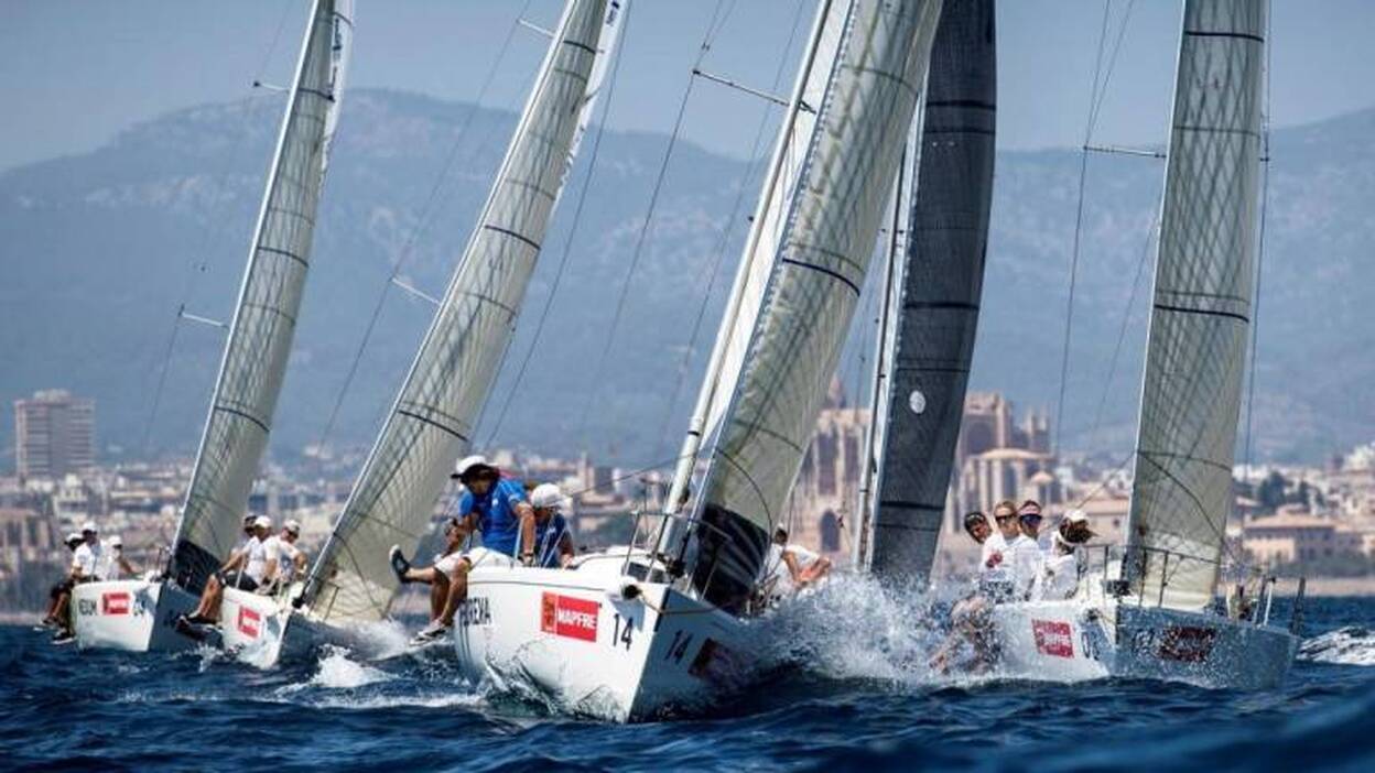 Los primeros líderes de la Copa del Rey de vela