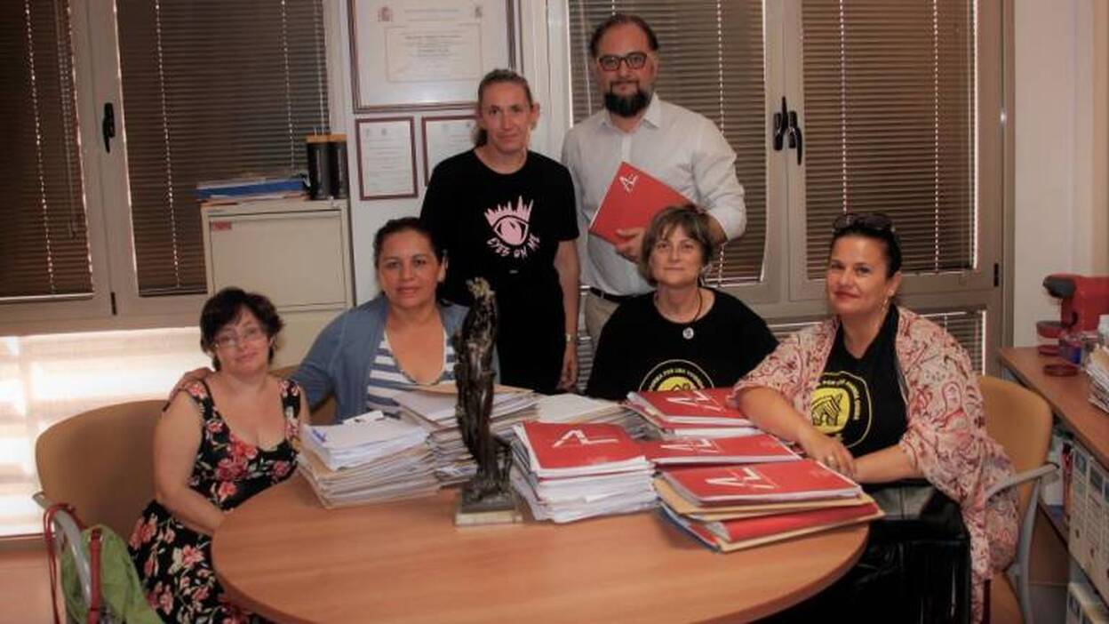 El Gobierno avisa por carta de un desahucio a una familia con menores