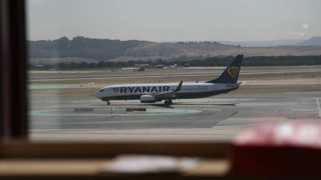 Ryanair rectifica e incluye el 75% del descuento para residentes