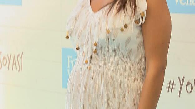 Elena Furiase presume de tripita en la recta final de su embarazo