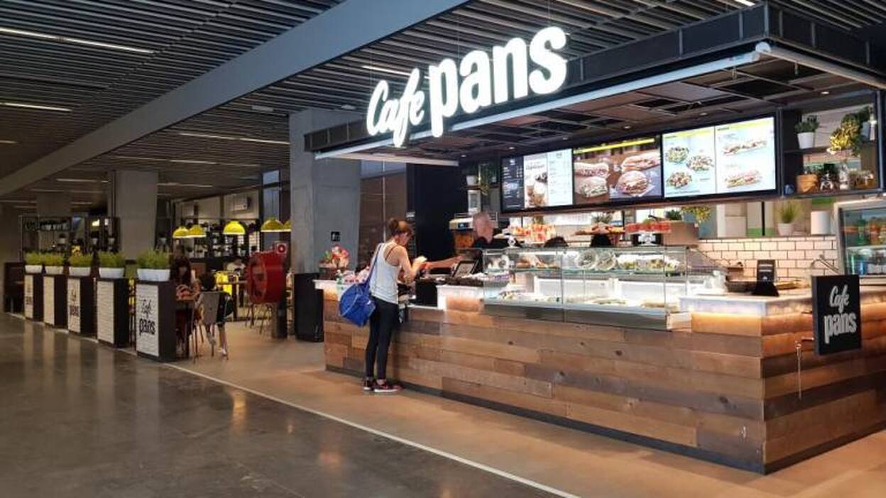 Los grandes aeropuertos canarios pierden viajeros tras años de alza