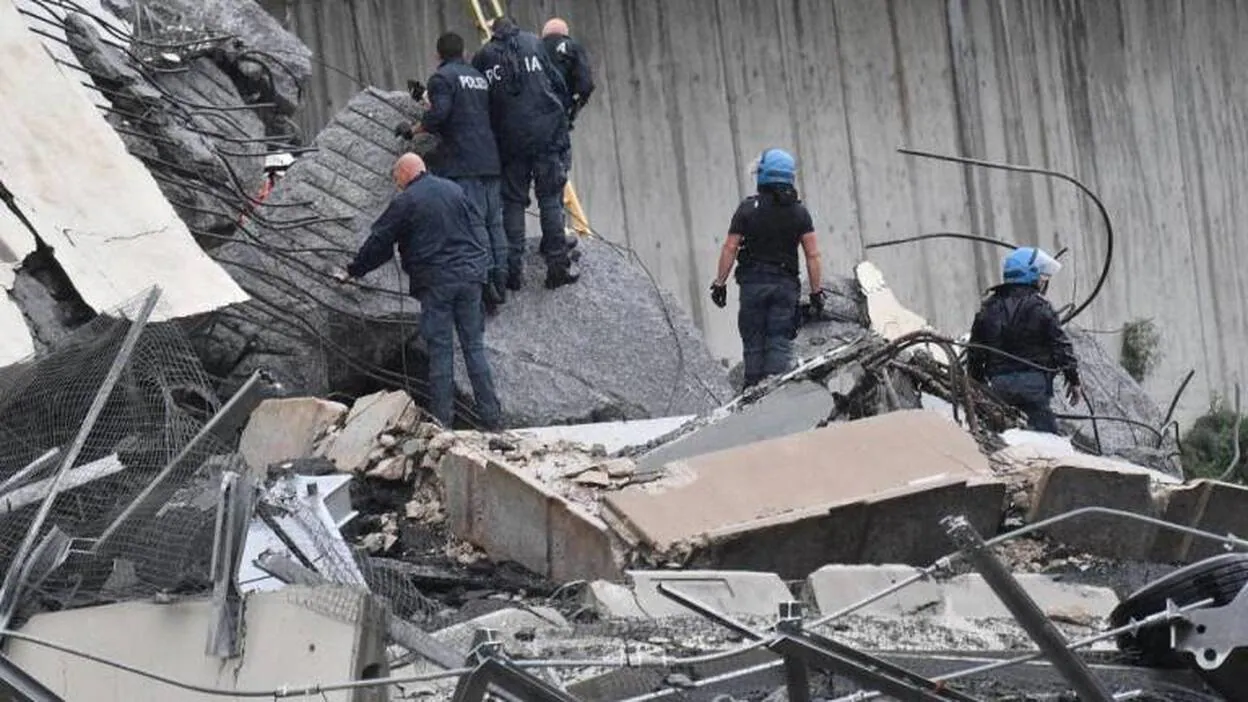 Al menos 35 muertos tras desplomarse un viaducto en Génova