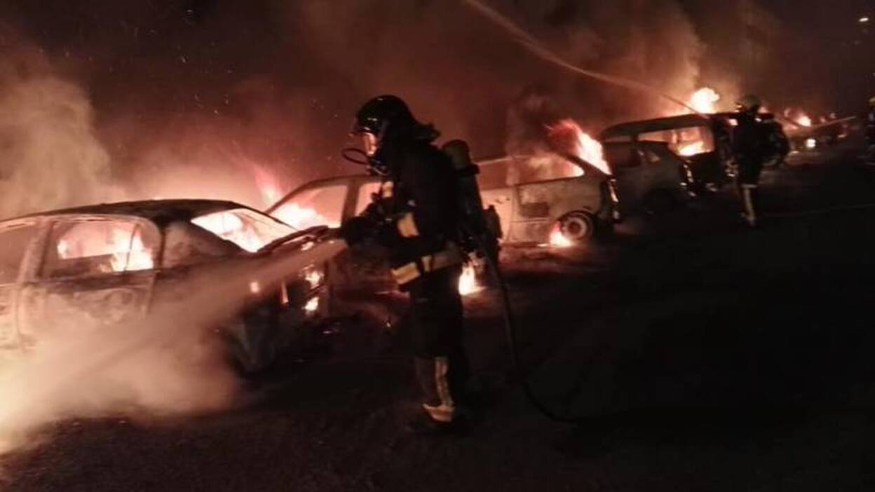 Rápida actuación de los bomberos en el incendio de Telde