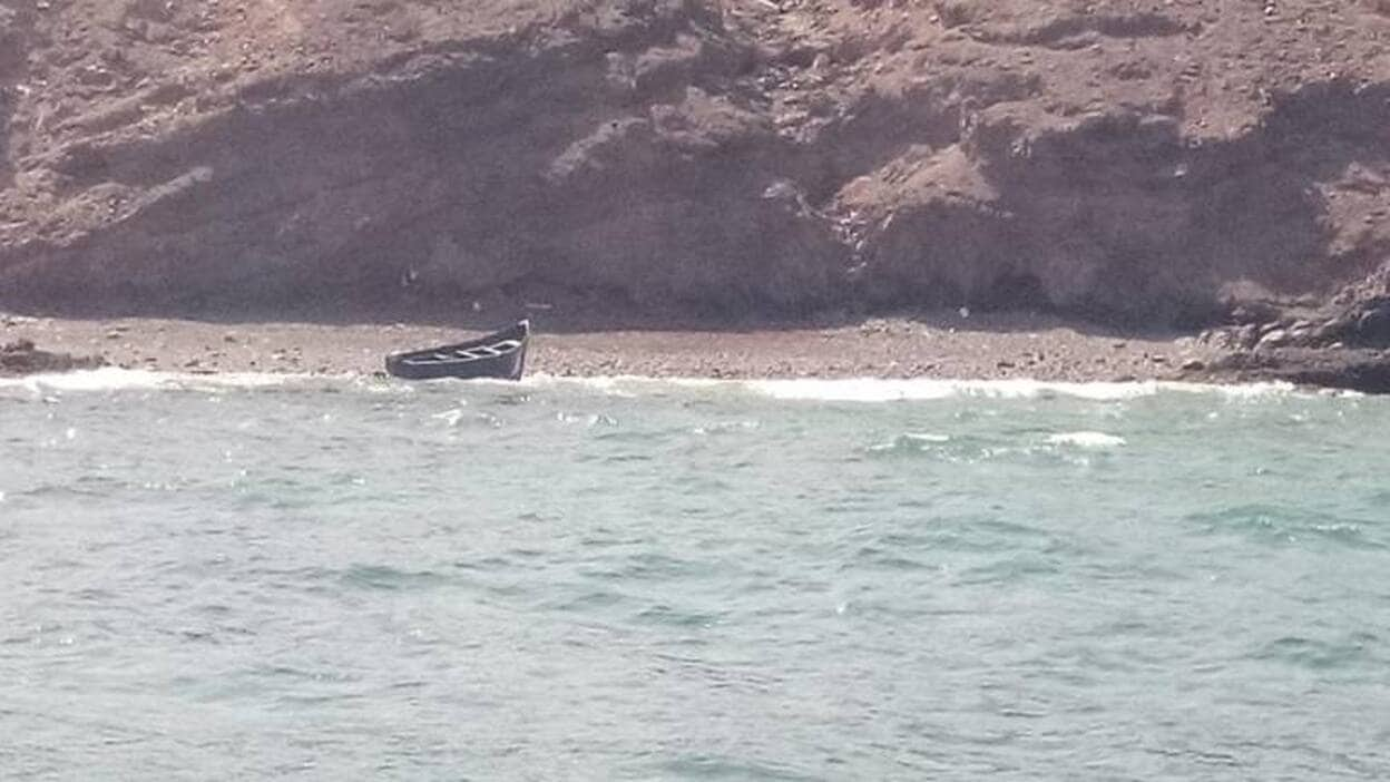 Avistan una patera entre las playas de Papagayo y Puntagorda