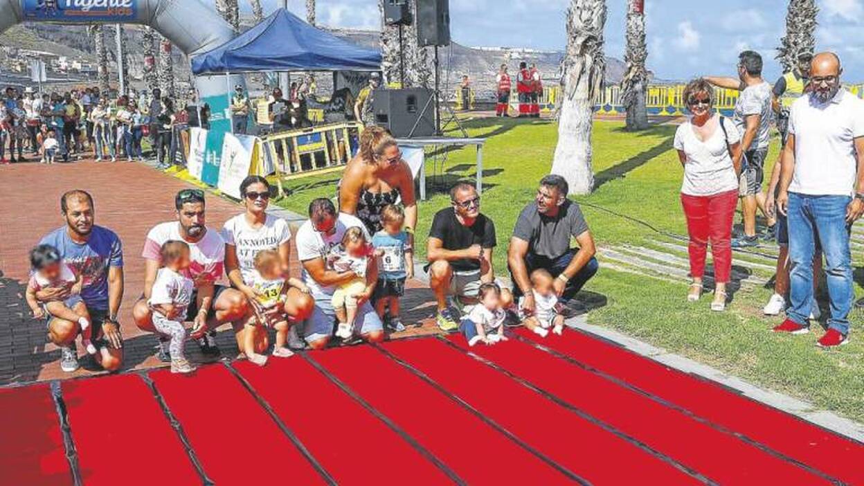 Carrera solidaria de Super Agente Kids en la playa de Las Canteras