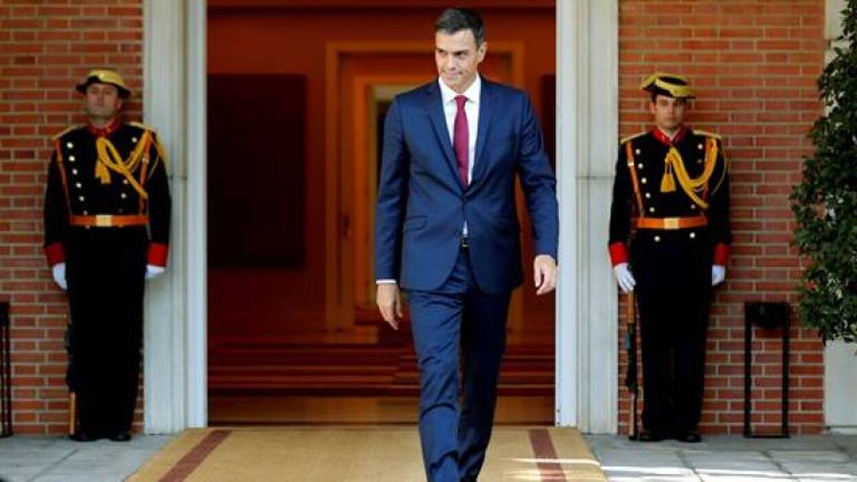 Pedro Sánchez niega que su tesis sea un plagio y anuncia acciones legales
