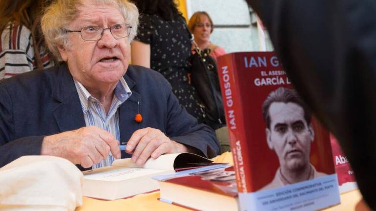 Ian Gibson: la exhumación de Franco es un gran alivio incluso para la derecha