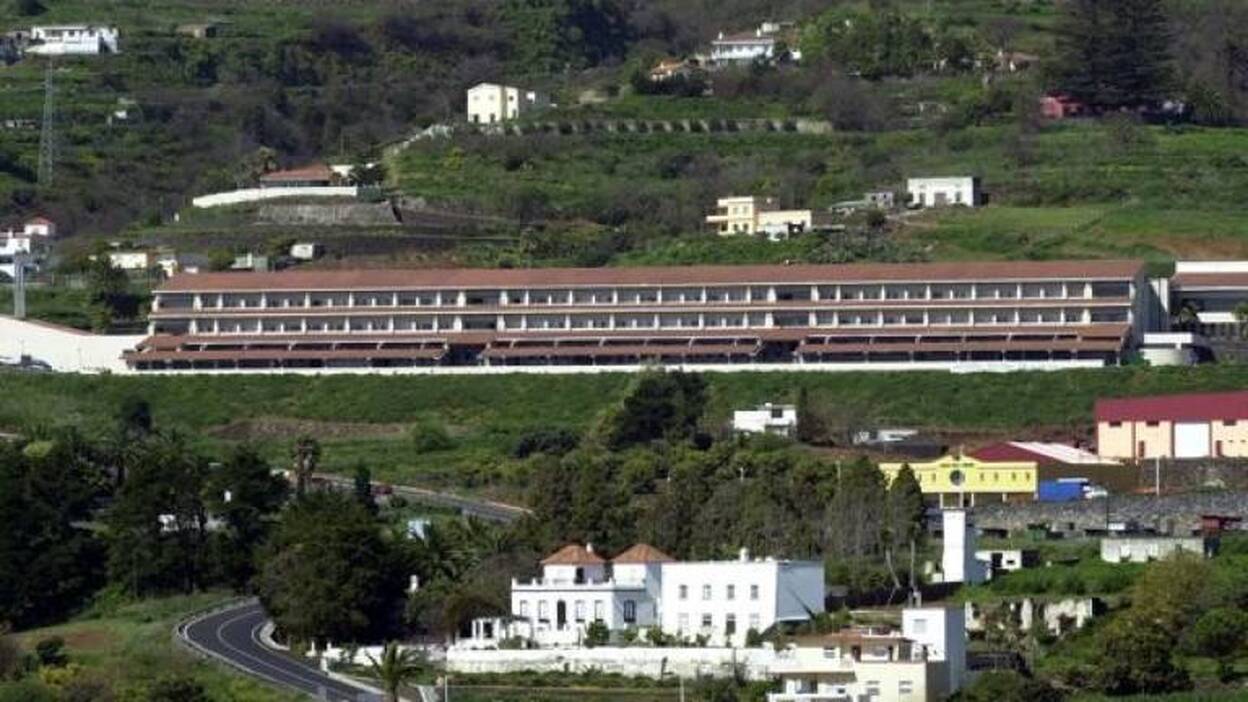 Una mujer, en estado grave tras ser rociada con alcohol por su pareja en La Palma