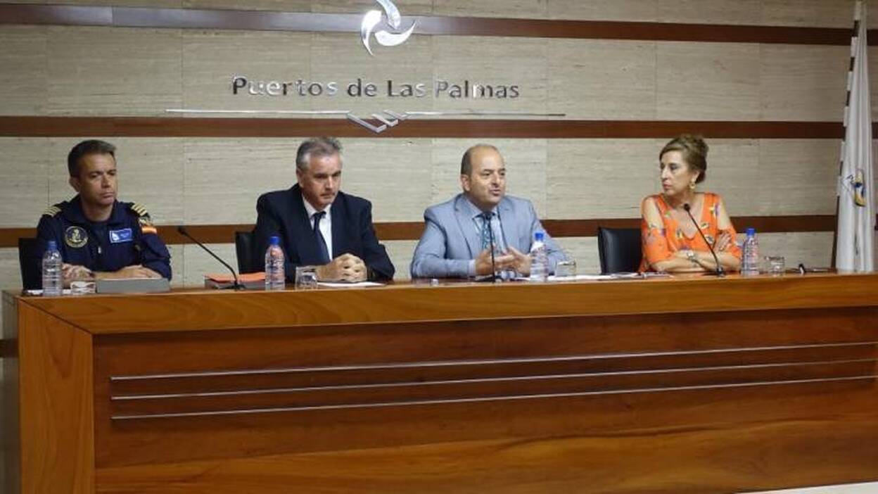Salvamento Marítimo celebra los 25 años de la base del Helimer en Canarias con actividades en el Puerto de Las Palmas