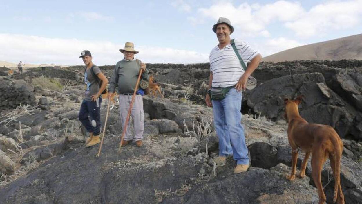 Contra la presencia masiva de cazadores majoreros