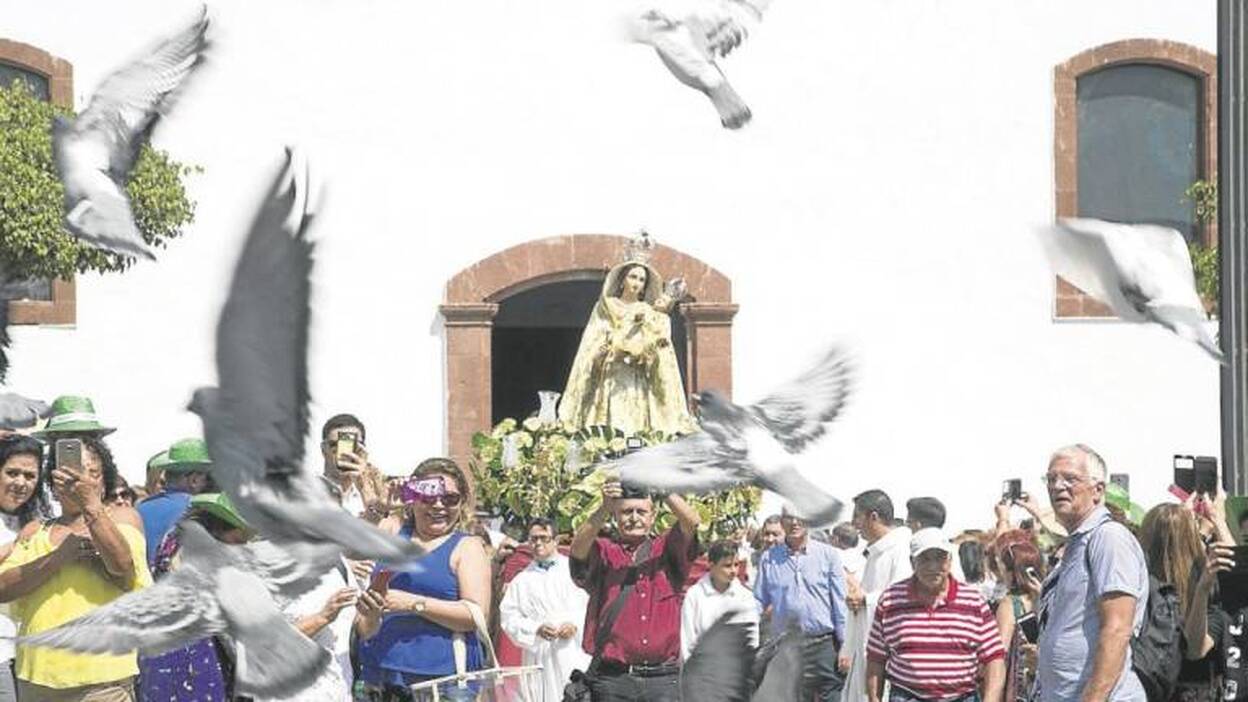 La Virgen del Rosario recibe el cálido homenaje ciudadano