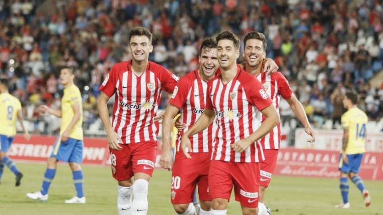 Las Palmas no puede seguir el ritmo del Málaga