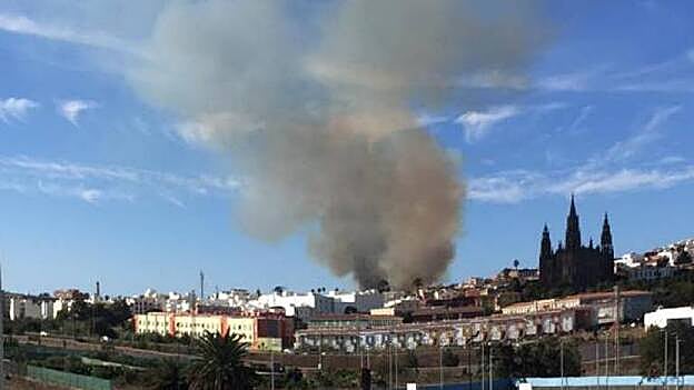 Incendio en el parque de las Flores de Arucas