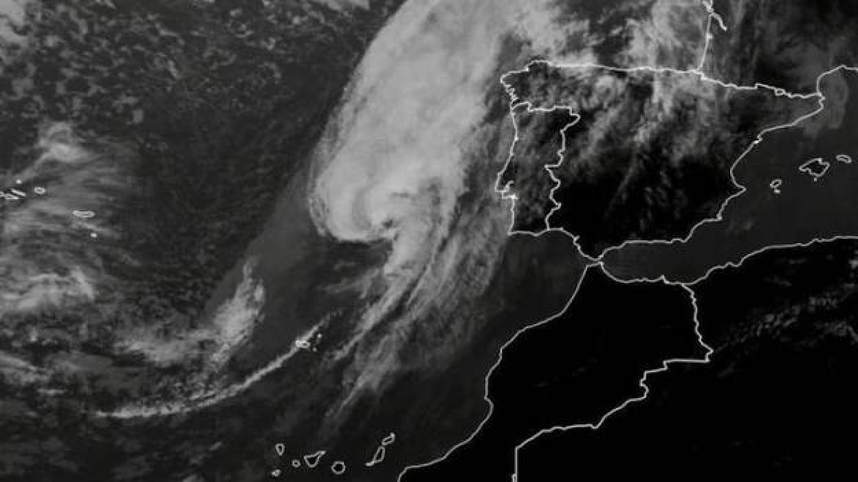 Leslie evitó Canarias y descargará en la península