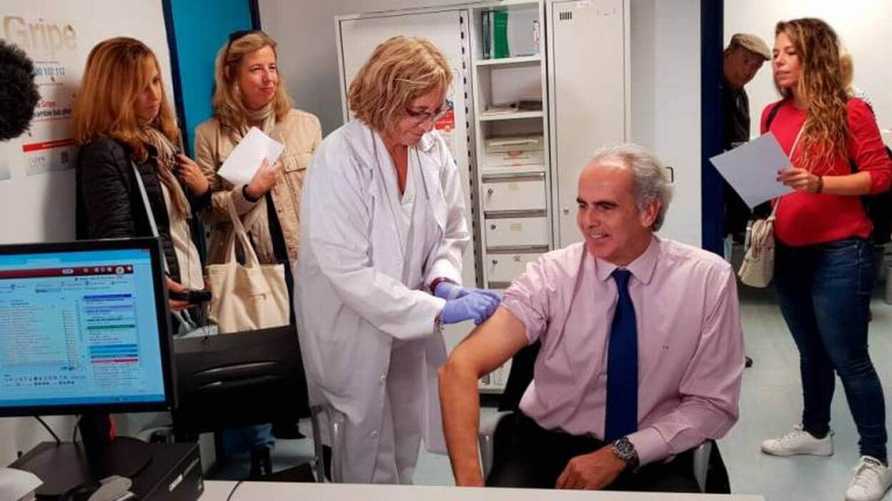 Canarias comienza a vacunar contra la gripe el próximo lunes