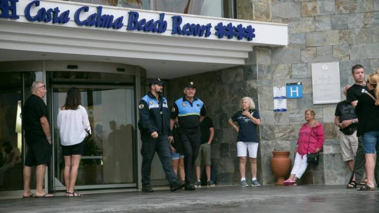 Desalojo de tres hoteles en Costa Calma en balde y con turistas dentro