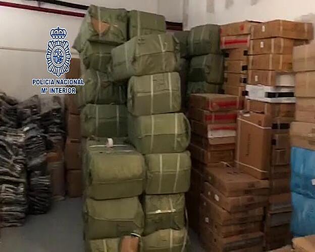 Desarticulan un grupo que vendía prendas falsas